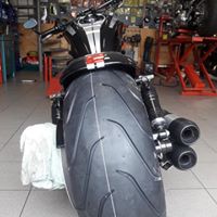 NIEUWE MICHELIN OP DIKKE HARLEY DAVIDSON V-ROD